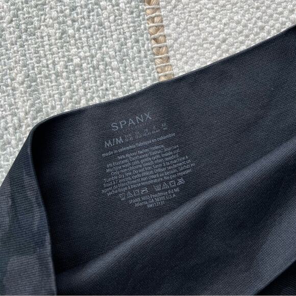 Spanx Seamless Black Grey Camo High Rise Leggings Women’s Size Medium - Picture 8 of 10